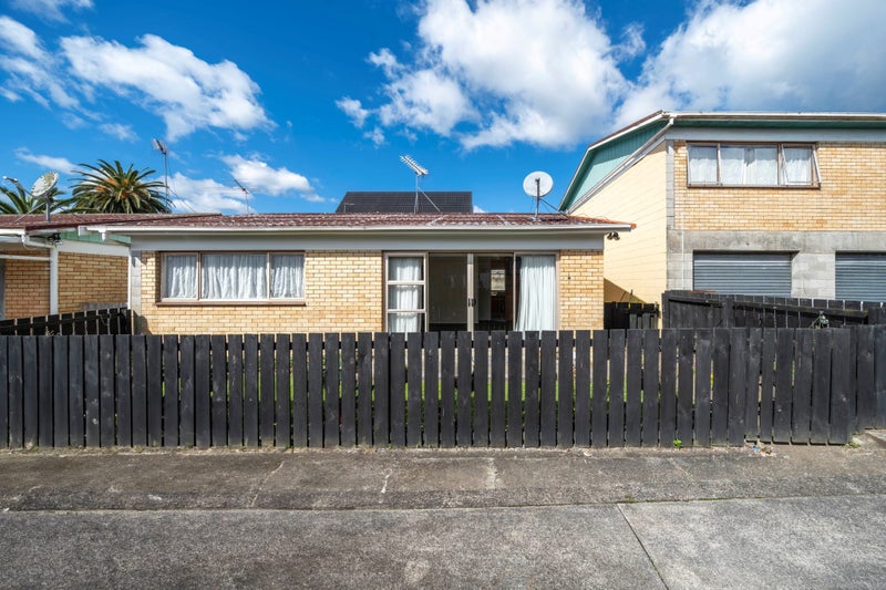 3/12 Wood Street, Papakura, Auckland - Carousel 2