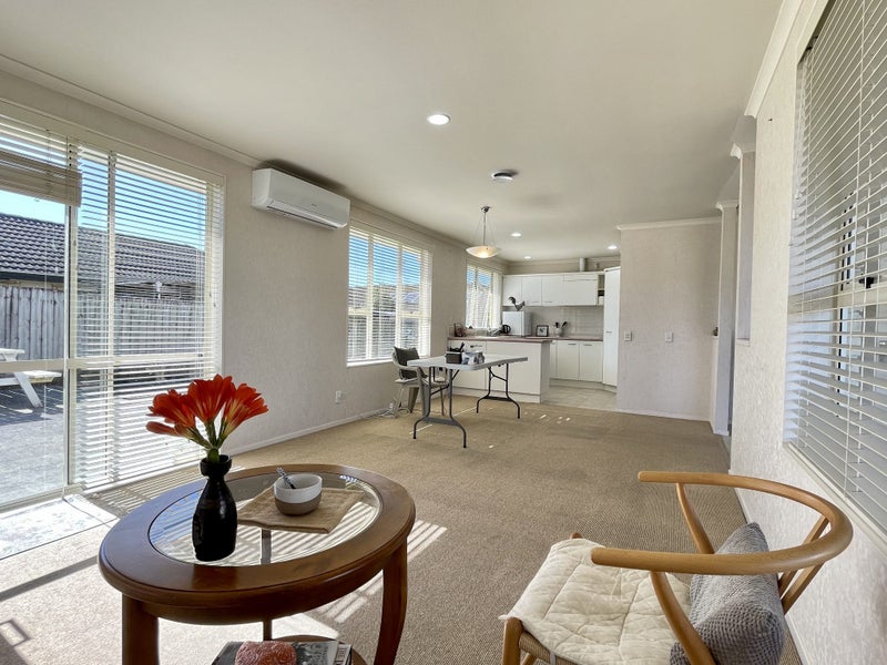 41 FERNBROOK CL, Burswood, Auckland - Carousel 2