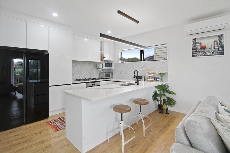 193 Wallace Road, Mangere Bridge, Auckland - Carousel 2