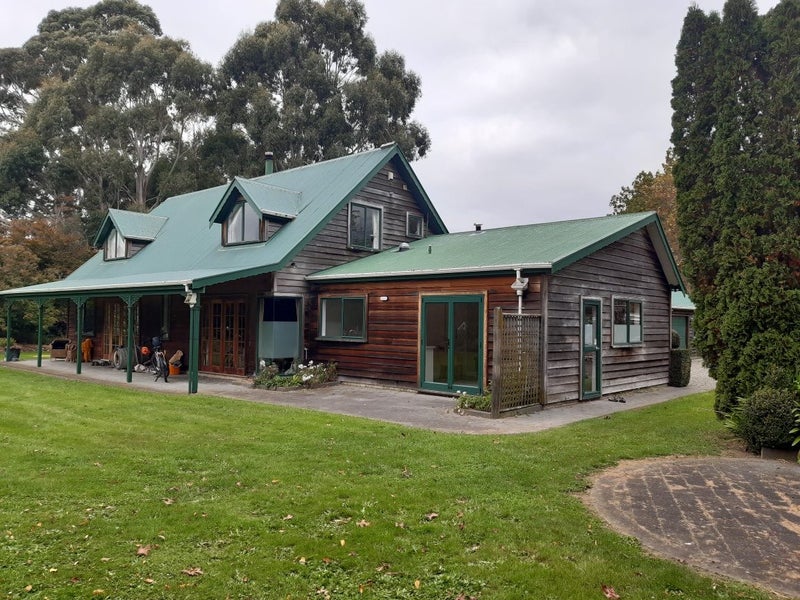 133 Willow Park Drive, Masterton - Carousel 1