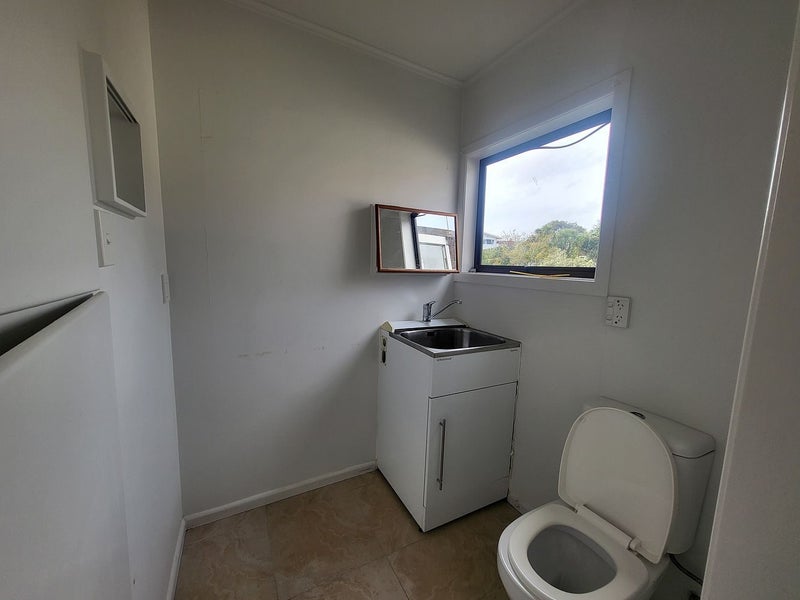 18 McLean Avenue, Papatoetoe, Auckland - Carousel 15