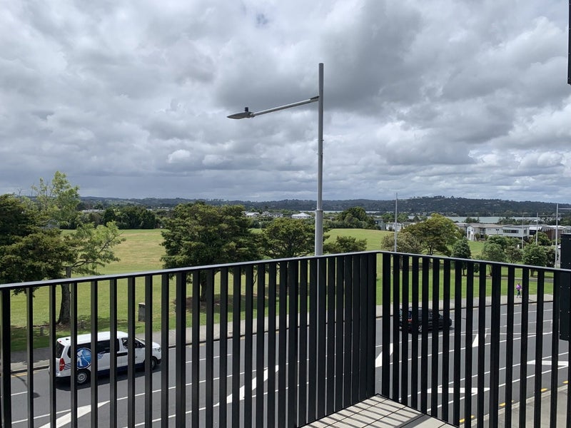 203/4 Rauroa Lane, Hobsonville, Auckland - Carousel 1