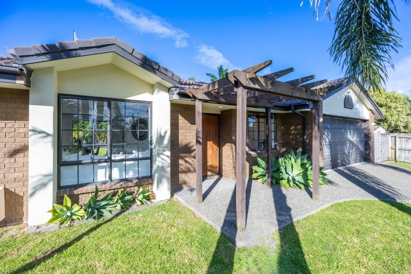 33 Admirals Court Drive, Greenhithe, Auckland - Carousel 2