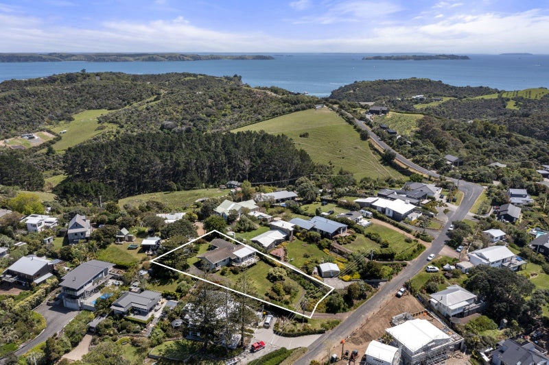 51 Tiri Road, Oneroa, Waiheke Island - Carousel 30