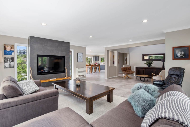 25 Cyclades Place, Shelly Park, Auckland - Carousel 1