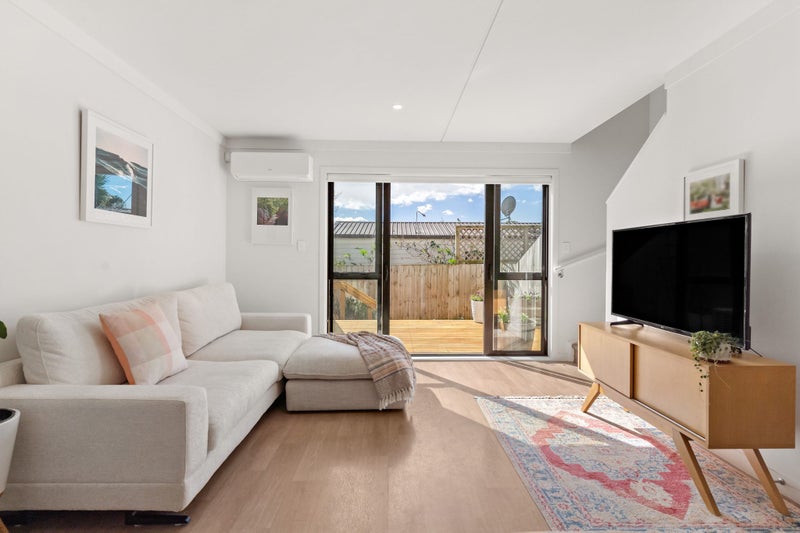 7 Toitu Place, Birkdale, Auckland - Carousel 1