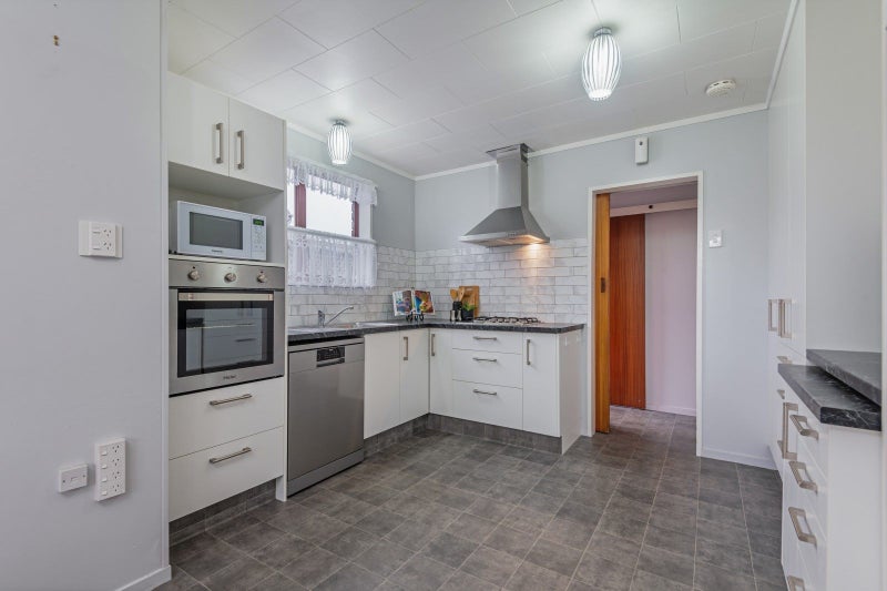 38 Maxwells Line, Awapuni, Palmerston North - Carousel 2