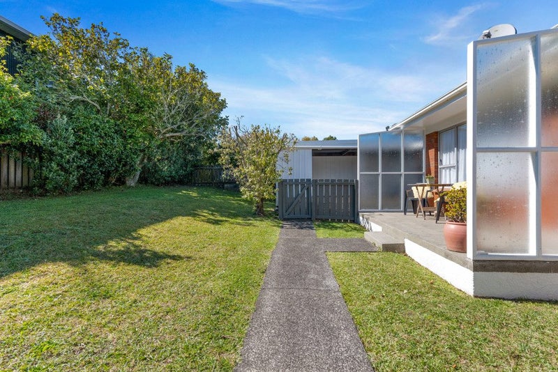 1/17 Crossfield Road, Glendowie, Auckland - Carousel 2