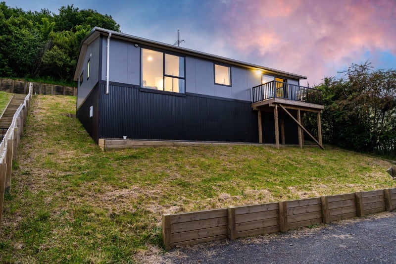 10A Robinson Street, Lookout Point, Dunedin - Carousel 2