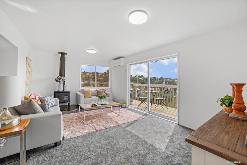 1/6 Glenvale Place, Tōtara Vale, Auckland - Carousel 1