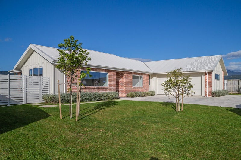 46 Tainui Street, Levin, Levin - Carousel 17