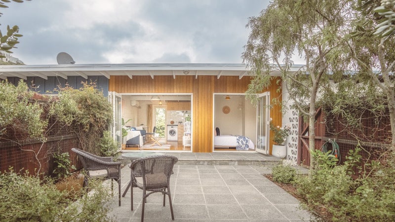 5/3 Head Street, Sumner, Christchurch - Carousel 1