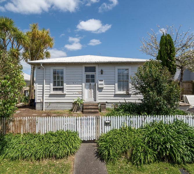 42A Sussex Street, Grey Lynn, Auckland - Carousel 1