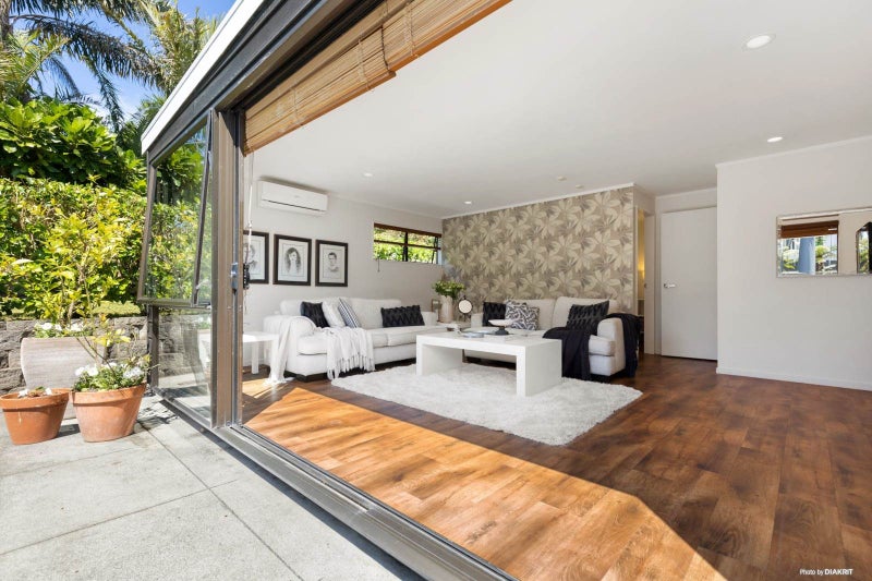 15 Centorian Drive, Windsor Park, Auckland - Carousel 2