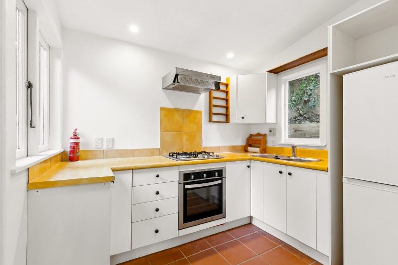 6 Governor Road, Northland, Wellington - Carousel 2