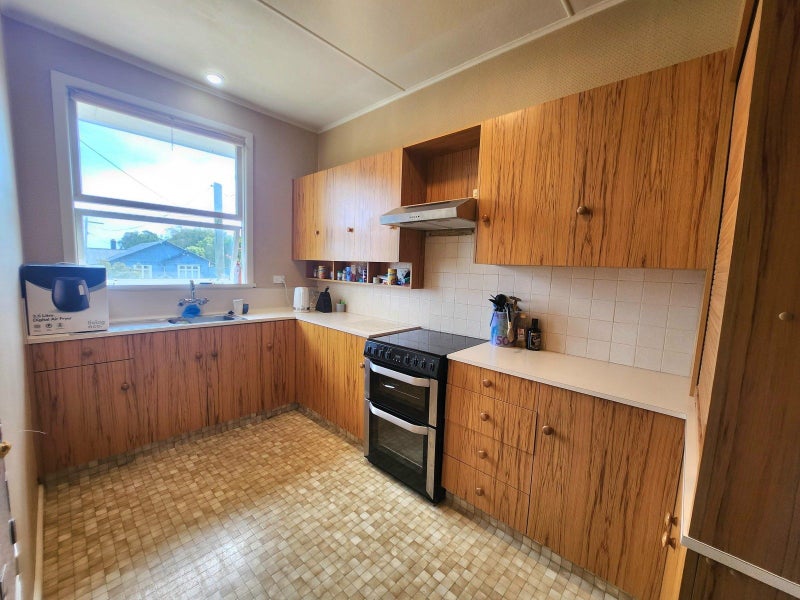 69 Tamar Street, South Hill, Oamaru - Carousel 2