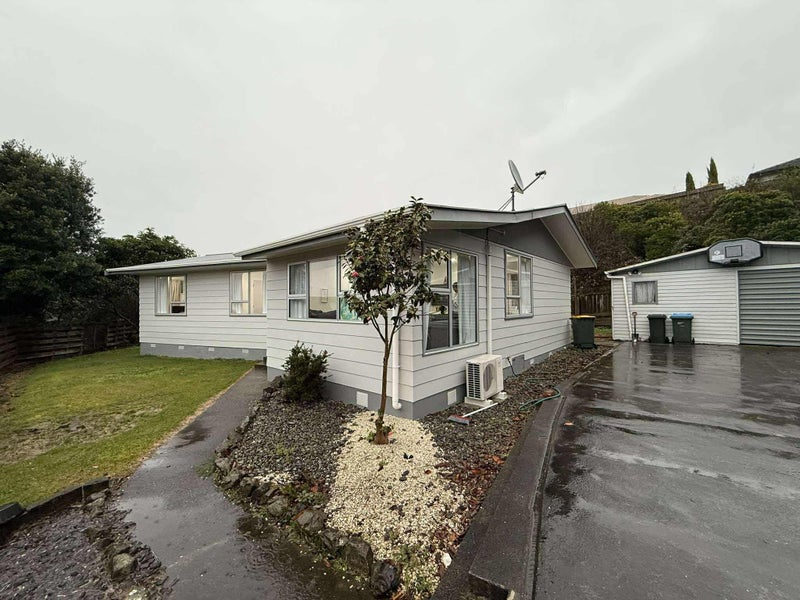 18 Thimble Lane, Whitby, Porirua - Carousel 1