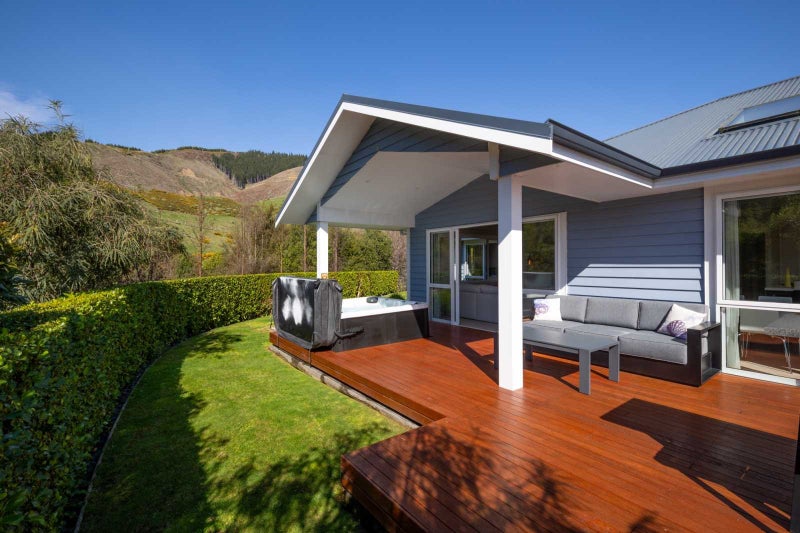 10 Kingfisher Lane, Stoke, Nelson - Carousel 2