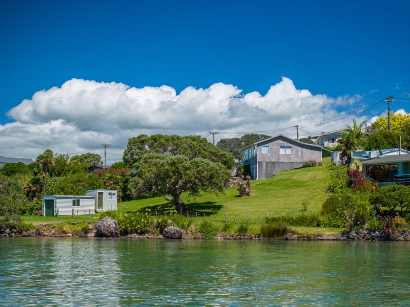 7 Taurikura Street, Whangārei Heads - Carousel 1