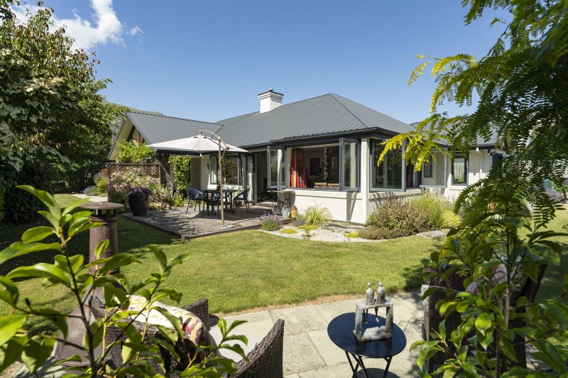 59 Howards Drive, Lake Hayes, Queenstown - Carousel 1