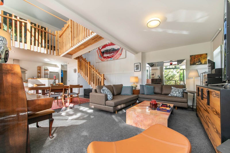 362 Forest Hill Road, Waiatarua, Auckland - Carousel 1