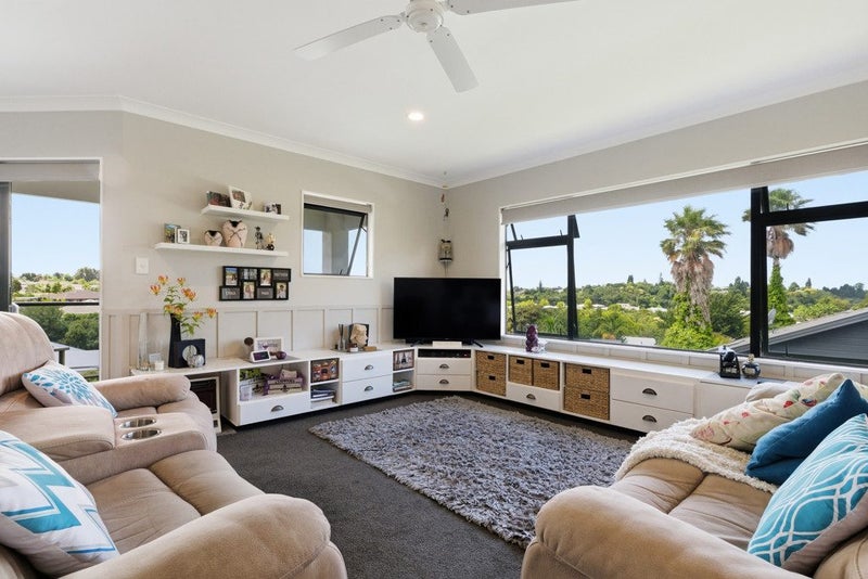 6A Taramea Rise, Pyes Pa, Tauranga - Carousel 2