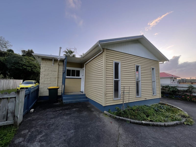 53 Seaview Road, Marfell, New Plymouth - Carousel 2