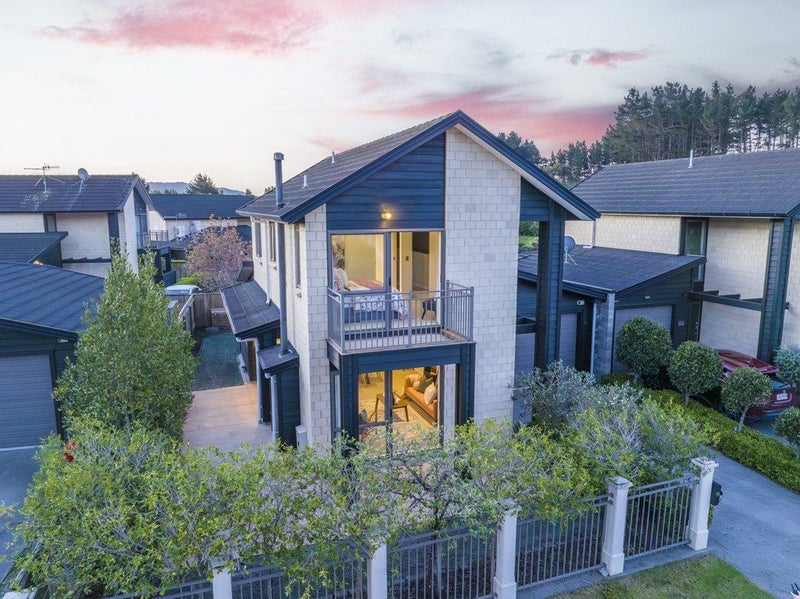 19 Bluewater Place, Paraparaumu - Carousel 1