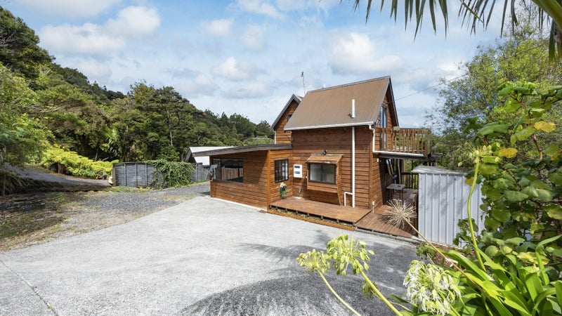 1111 Huia Road, Huia, Auckland - Carousel 1