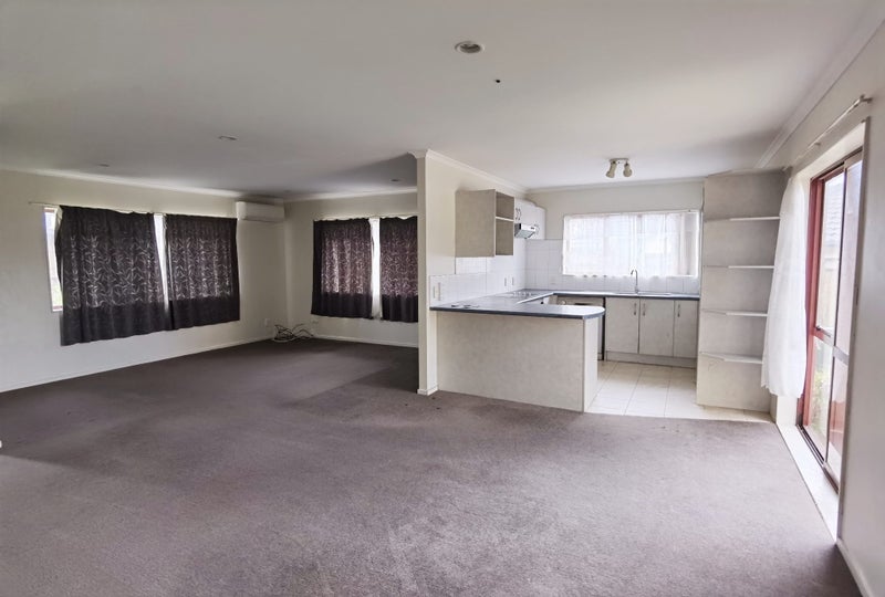15 Dole Place, Mangere, Auckland - Carousel 2