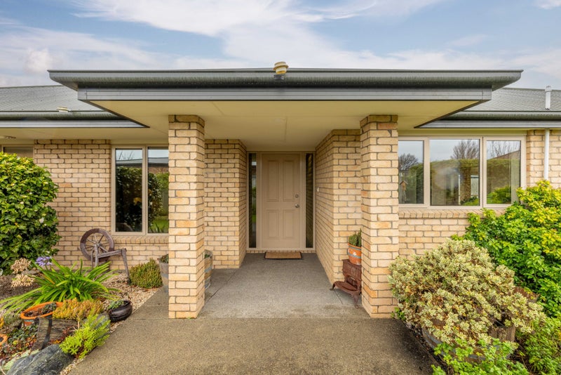 6 Meeking Place, Aidanfield, Christchurch - Carousel 1