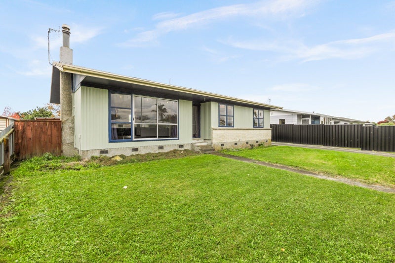 32 Robinson Crescent, Tamatea, Napier - Carousel 1