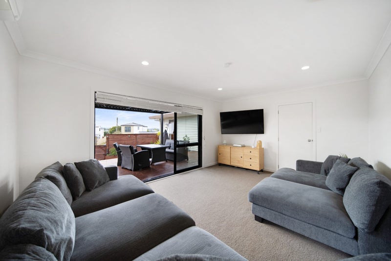 2/28 Christmas Road, Manurewa, Auckland - Carousel 2