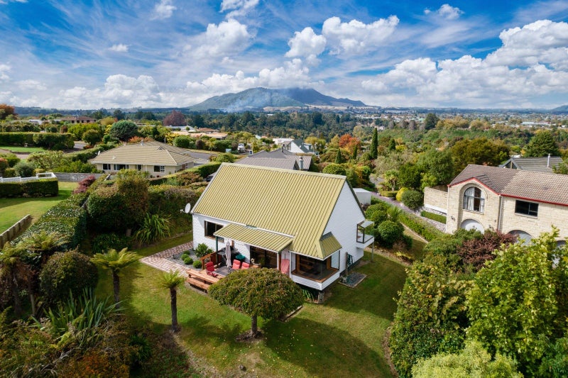 11 Kahurangi Drive, Rangatira Park, Taupo - Carousel 1