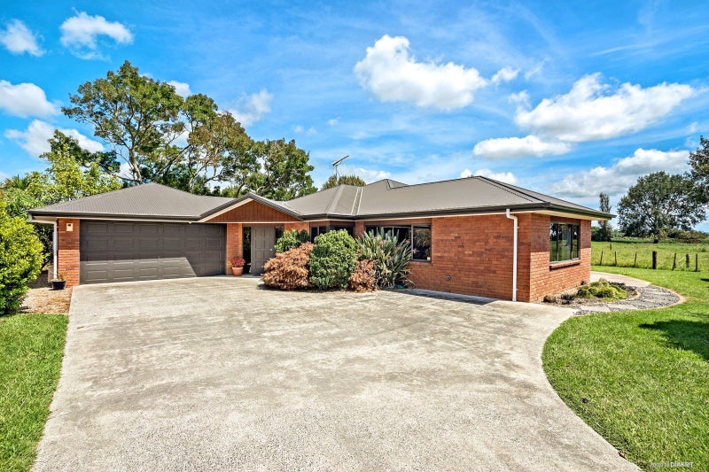 24 Reynolds Drive, Glenview, Hamilton - Carousel 2
