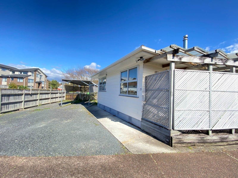 35 Aberfeldy Avenue, Highland Park, Auckland - Carousel 11