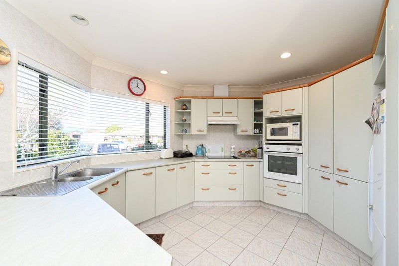 15 Gresham Place, Taradale, Napier - Carousel 2