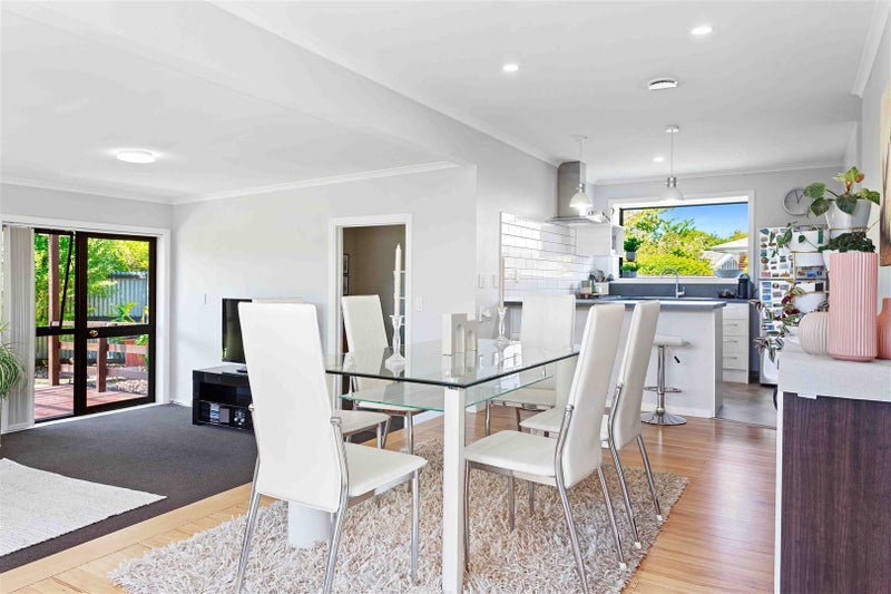 16 Blossomdale Place, Bishopdale, Christchurch - Carousel 2