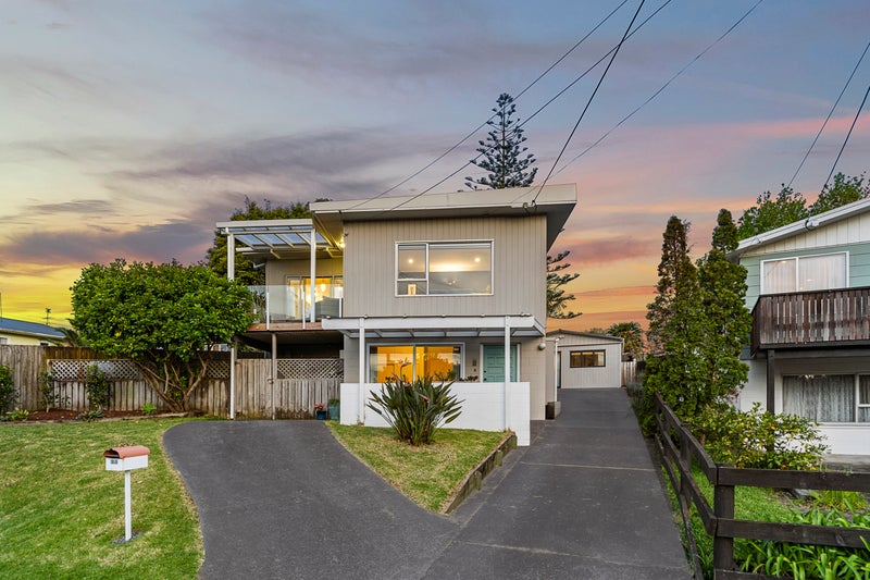 11 Rambler Crescent, Beach Haven, Auckland - Carousel 1
