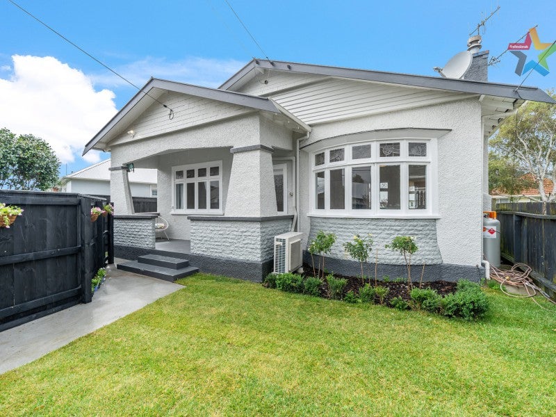 14 Athlone Crescent, Boulcott, Lower Hutt - Carousel 1