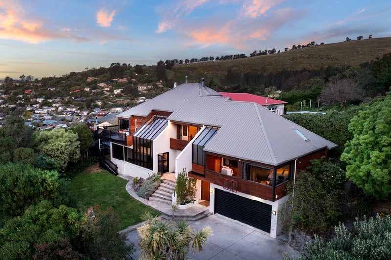 37 Aotea Terrace, Huntsbury, Christchurch - Carousel 1