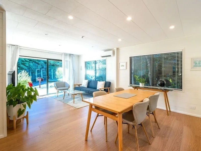 2 Karaka Road, Oneroa, Waiheke Island - Carousel 2