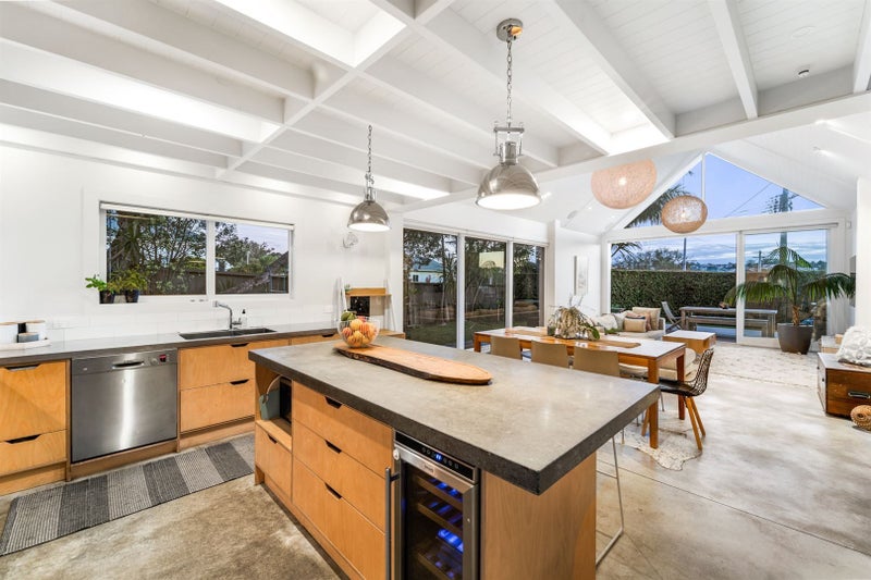 17 Vincent Road, Northcote Point, Auckland - Carousel 2