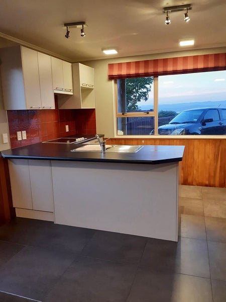 10 Kilsyth Street, Karori, Wellington - Carousel 1