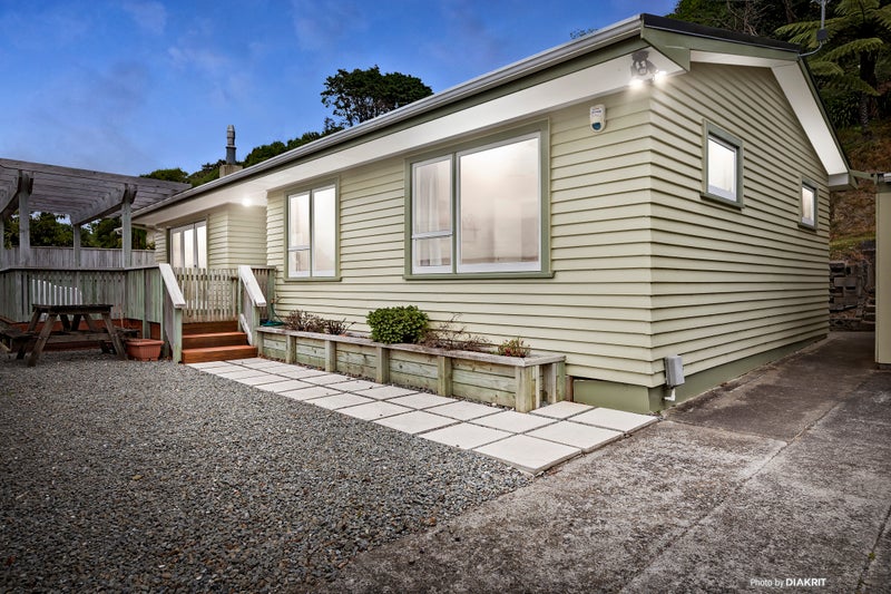 58 Salford Street, Newlands, Wellington - Carousel 13