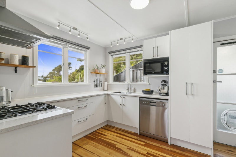 15 Link Road, Newlands, Wellington - Carousel 2