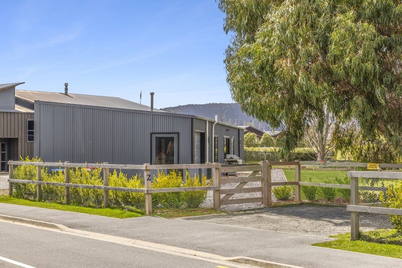 2 Cleland Close, WANAKA - Carousel 1