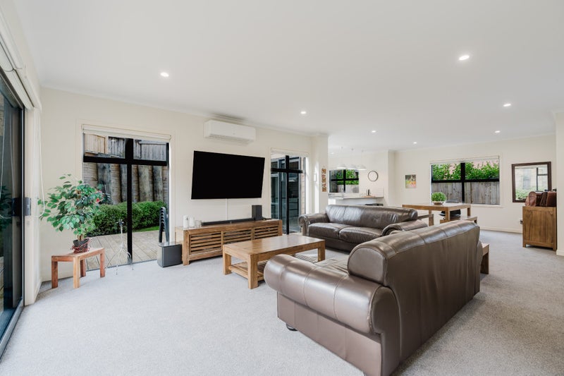 4/353 Hukanui Road, Rototuna, Hamilton - Carousel 2