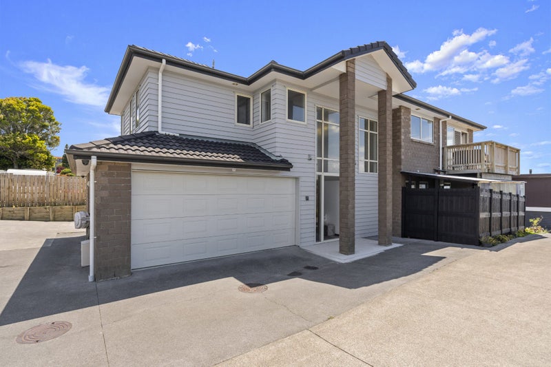 627A Glenfield Road, Totara Vale, Auckland - Carousel 1