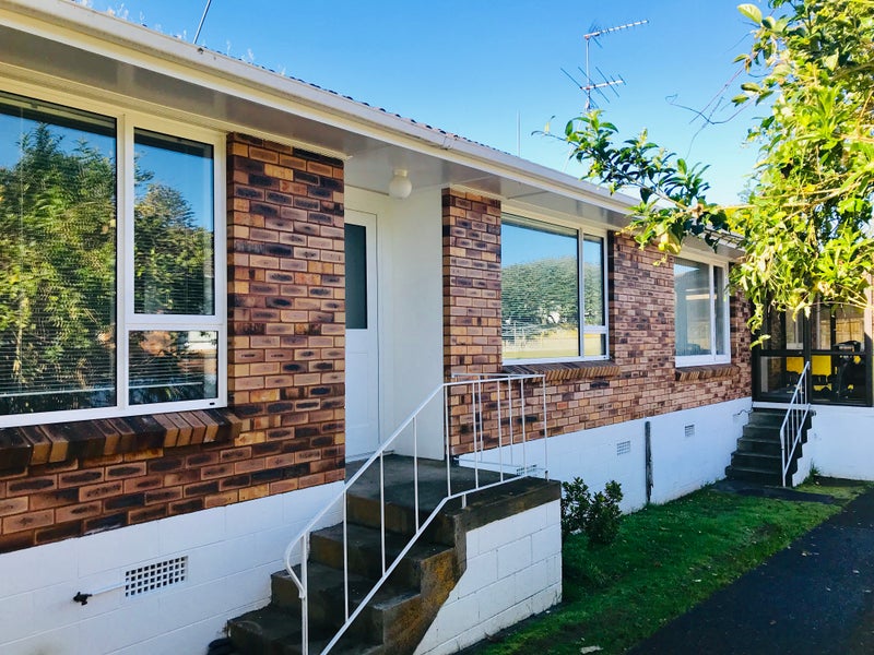 2/11 Waipuna Road, Mount Wellington, Auckland - Carousel 1